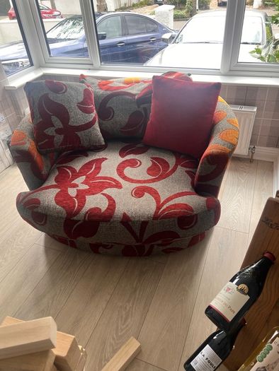 Love chair swivel