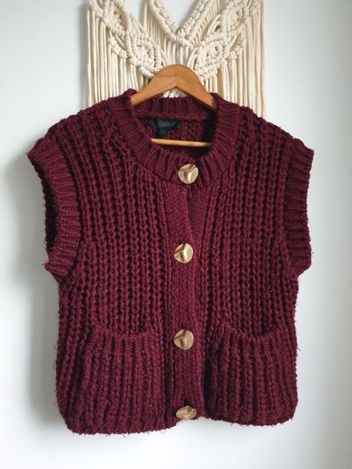 Zara Sleeveless Cardigan Size Medium