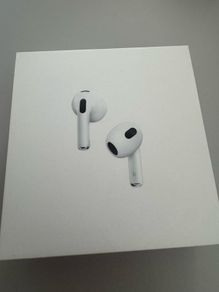 airpods : airpods 3 with magsafe charging case