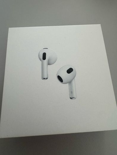 airpods : airpods 3 with magsafe charging case