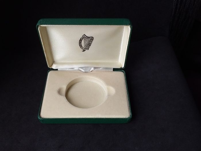 Official Irish Cupro-Nickel Proof, One Pound Coin - Boxed with Certificate