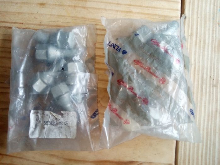 Genuine Fiat, Alfa Romeo 145,146,156,lancia,fiat Wheel Nuts 60658212