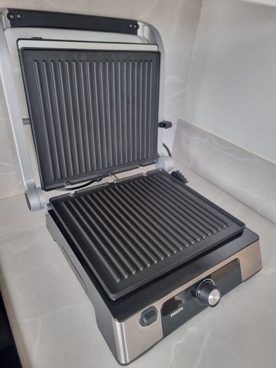 Philips Contact Grill 5000 Series, Opens Flat, Adjustable Temp, 2200W