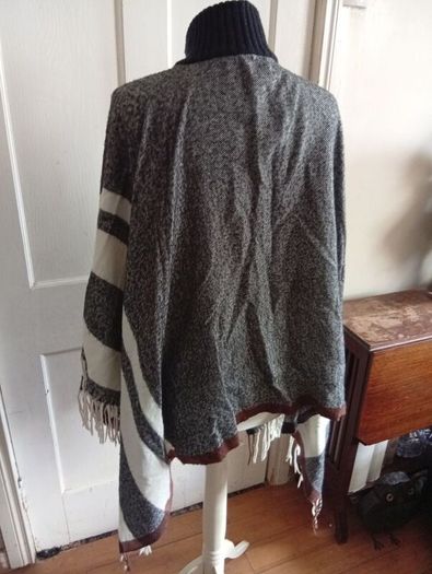 River island poncho