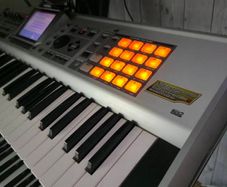 Roland Fantom X6