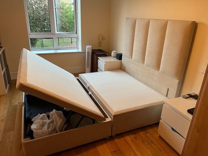king size bed with ottoman