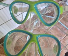 Kids Swim Goggles Snorkel Diving Mask for Boys Girls Ages 5-15, Two-Color Anti-Fog Swimming Goggles