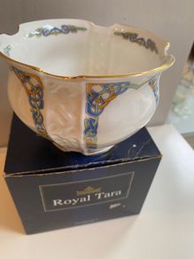 Royal Tara  gorgeous planter rare find commentating the millennium 2000.