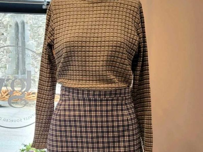Vintage 70s / 80s mock turtleneck sweater top