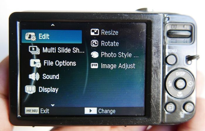 Samsung ES30 Black 12.1MP digital compact camera Tested