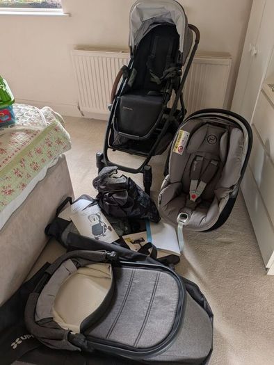 Uppababy Vista V2 Pushchair Frame Carrycot Toddler Seat plus accessories