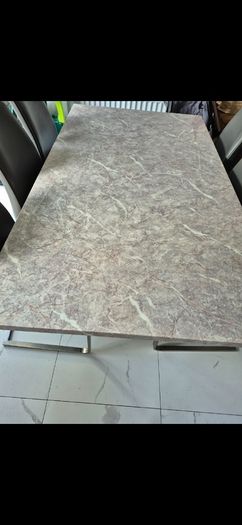 table& chairs
