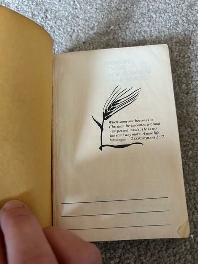 Vintage 1970s The Living Bible New Testament Paraphrased