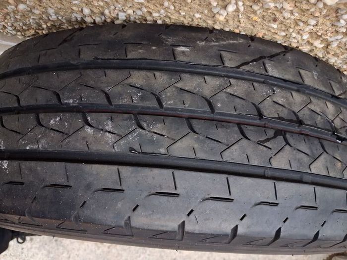 225/65/16c tyre