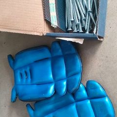 Knee pads