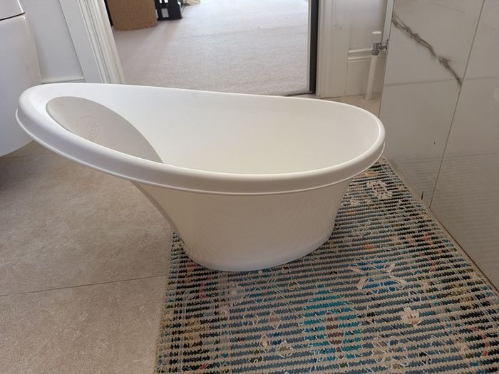 shnuggle baby bath