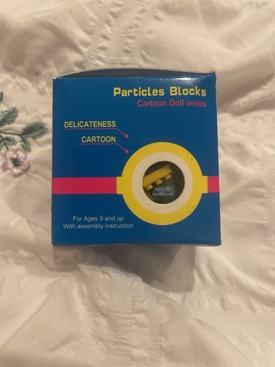 100 piece minion/ particles blocks