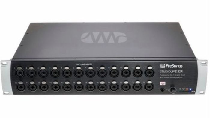 Presonus 32R + HP60 6-Channel headphone amplifier & Flight Case