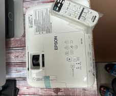 Epson projector EB-S04