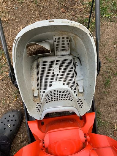 Electric 300V flymo lawnmower