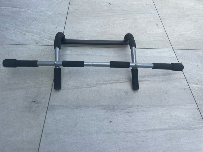 Multi-Grip Door Frame Pull Up / Chin Up Bar (No Drilling Required)