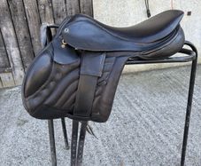 Jumping saddle