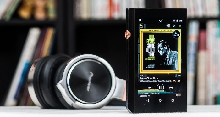 Pioneer  XDP-300R high-res Flagship music player  Dual Ess Dacs fully balanced Preamp and balanced headphone output expandable to 500GB