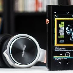 Pioneer  XDP-300R high-res Flagship music player  Dual Ess Dacs fully balanced Preamp and balanced headphone output expandable to 500GB