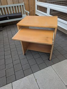 Computer desk