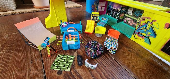 LOL surprise remix clubhouse house with accessories
