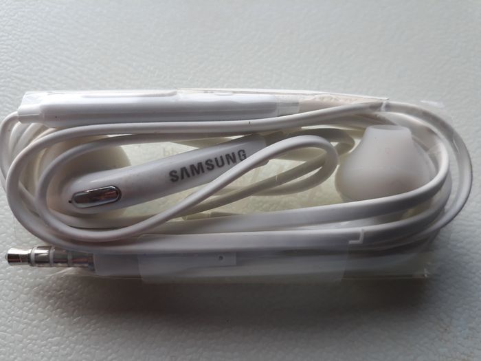 SAMSUNG EO-EG920BW White Genuine Samsung Headset Handsfree Headphone Earphone With Volume Control For Samsung Galaxy Phones
