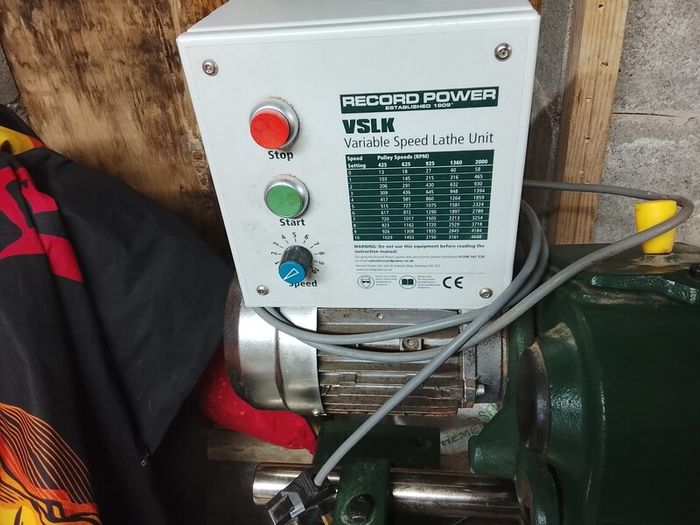 Record wood lathe like new ( 240v)