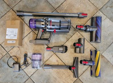 Dyson V11 SV15