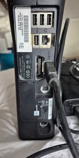 Xbox 360 slim hdmi with controller and games