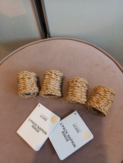 4 Rafia napkin holders