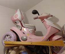 Electronic kids scooter