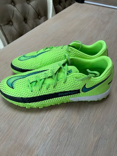 Nike Astro Trainers - UK 7.5