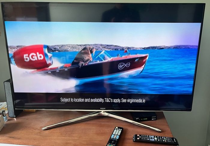 Samsung 48 Smart TV