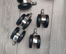 Office chair wheels/castors