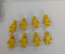 100% lego Spacemen Yellow x 8