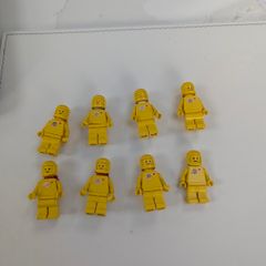 100% lego Spacemen Yellow x 8
