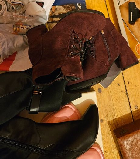 Large Job Lot of Ladies and Mens Clothes Shoes Hats Bags Handbags