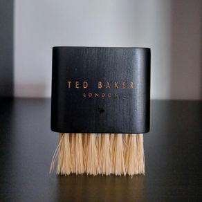 Nail brush