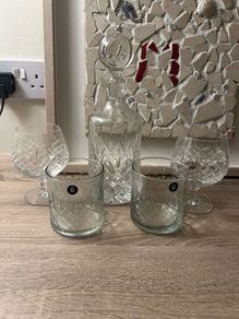 whiskey decanter & 4 tumblers