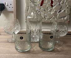 whiskey decanter & 4 tumblers