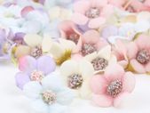 80Pcs Artificial Daisy Flower Heads Multicolor Small Silk Daisy Flowers Handmade DIY Flower Decorations for Home Wedding Wreath Scrapbooking Craft Accessories, 2cm