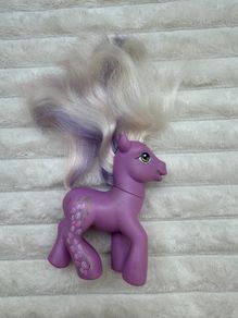 My Little Pony G3 2006 Wysteria V Purple Flower Used Please see pictures