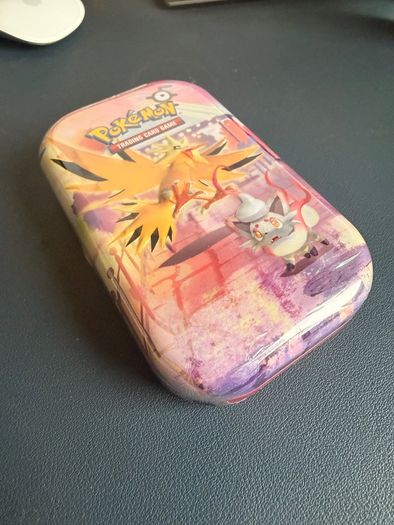 Pokemon mini tin