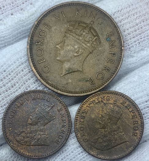India 1928 1/12 Anna x2 looks uncirculated & 1939 1/4 Anna