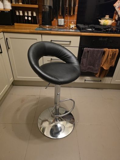 bar stool